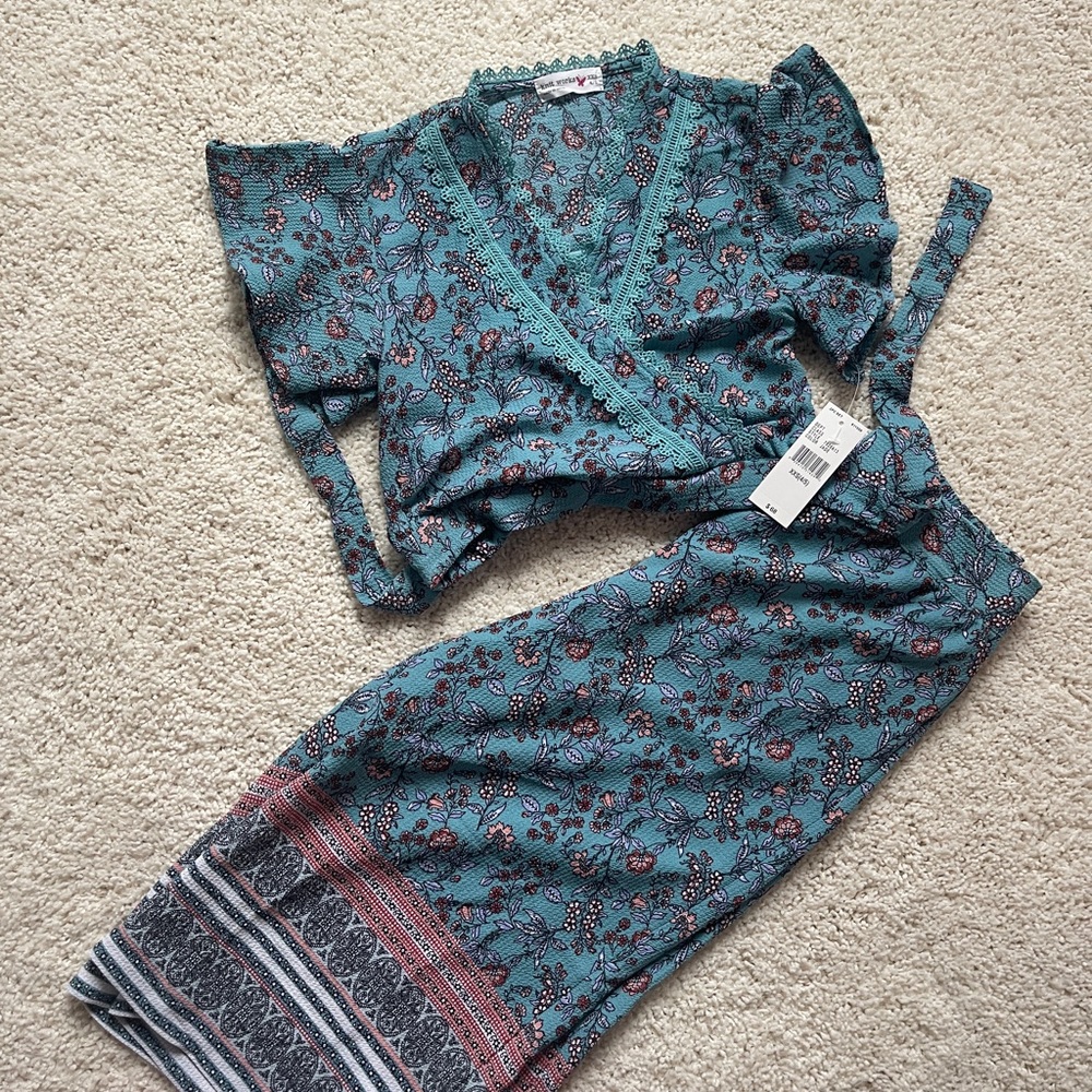 brand new 2 piece set size 4/5